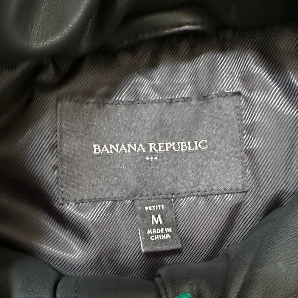 Banana Republic Black Vegan Faux Leather Puffer Vest - Picture 2 of 13